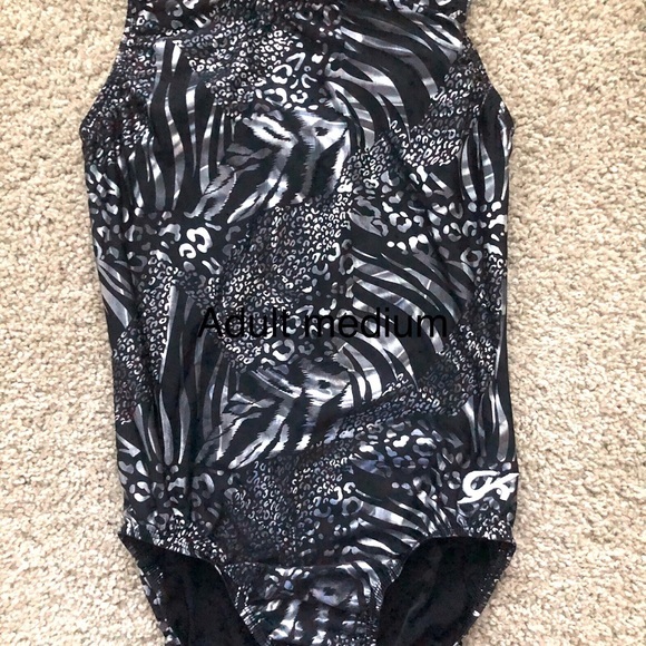 Leotards - Picture 5 of 8